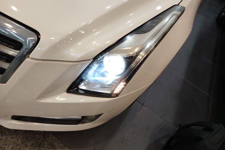 Used Cadillac ATS 2014 28T Comfort Version Left Front Headlight
