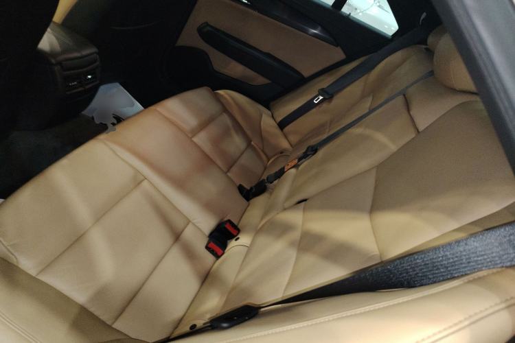 Used Cadillac ATS 2014 28T Comfort Version Left Rear Seat