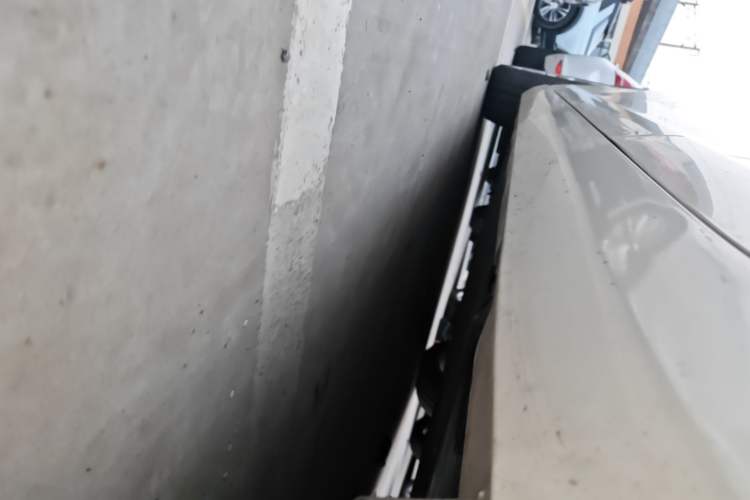 Used Cadillac ATS 2014 28T Comfort Version Left Side Sill