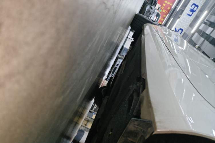 Used Cadillac ATS 2014 28T Comfort Version Left Side Sill