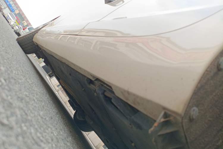 Used Cadillac ATS 2014 28T Comfort Version Left Side Sill
