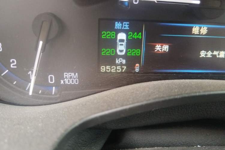 Used Cadillac ATS 2014 28T Elite Edition Odometer Close Up