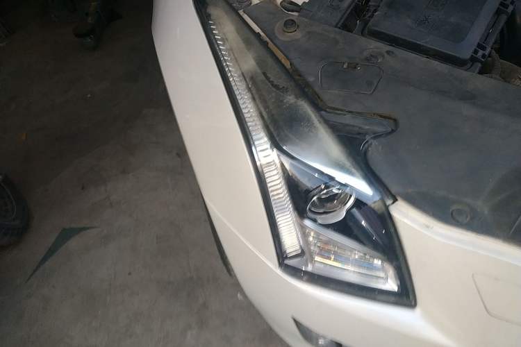 Used Cadillac ATS 2014 28T Leading Model Right Front Headlight
