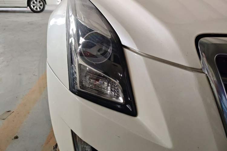 Used Cadillac ATS 2014 28T Comfort Version Right Front Headlight