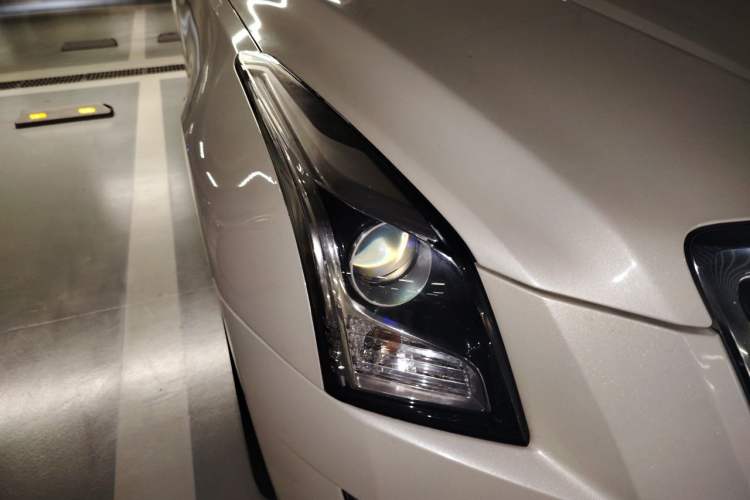 Used Cadillac ATS 2014 28T Comfort Version Right Front Headlight