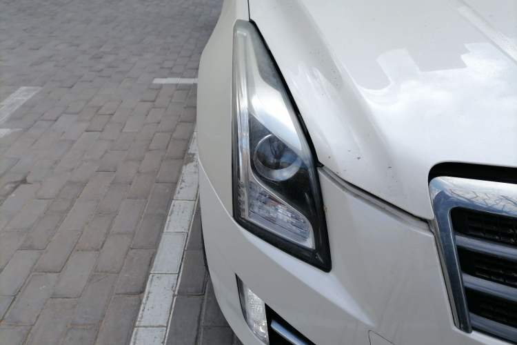 Used Cadillac ATS 2014 28T Comfort Version Right Front Headlight