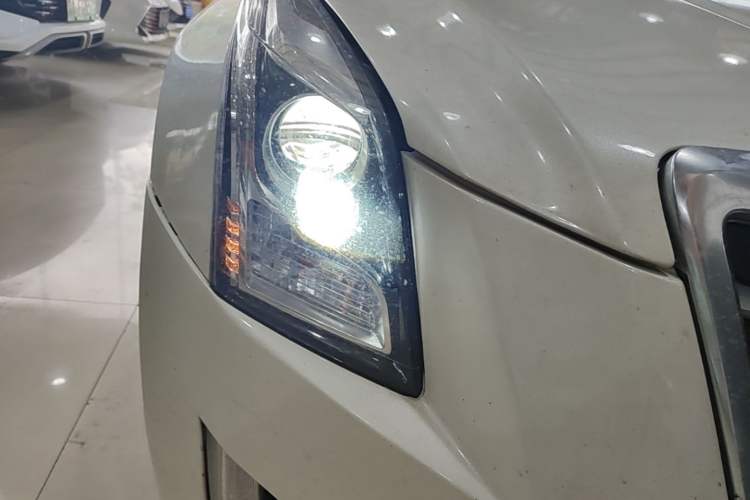 Used Cadillac ATS 2014 28T Elite Edition Right Front Headlight