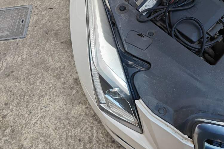 Used Cadillac ATS 2014 28T Comfort Version Right Front Headlight