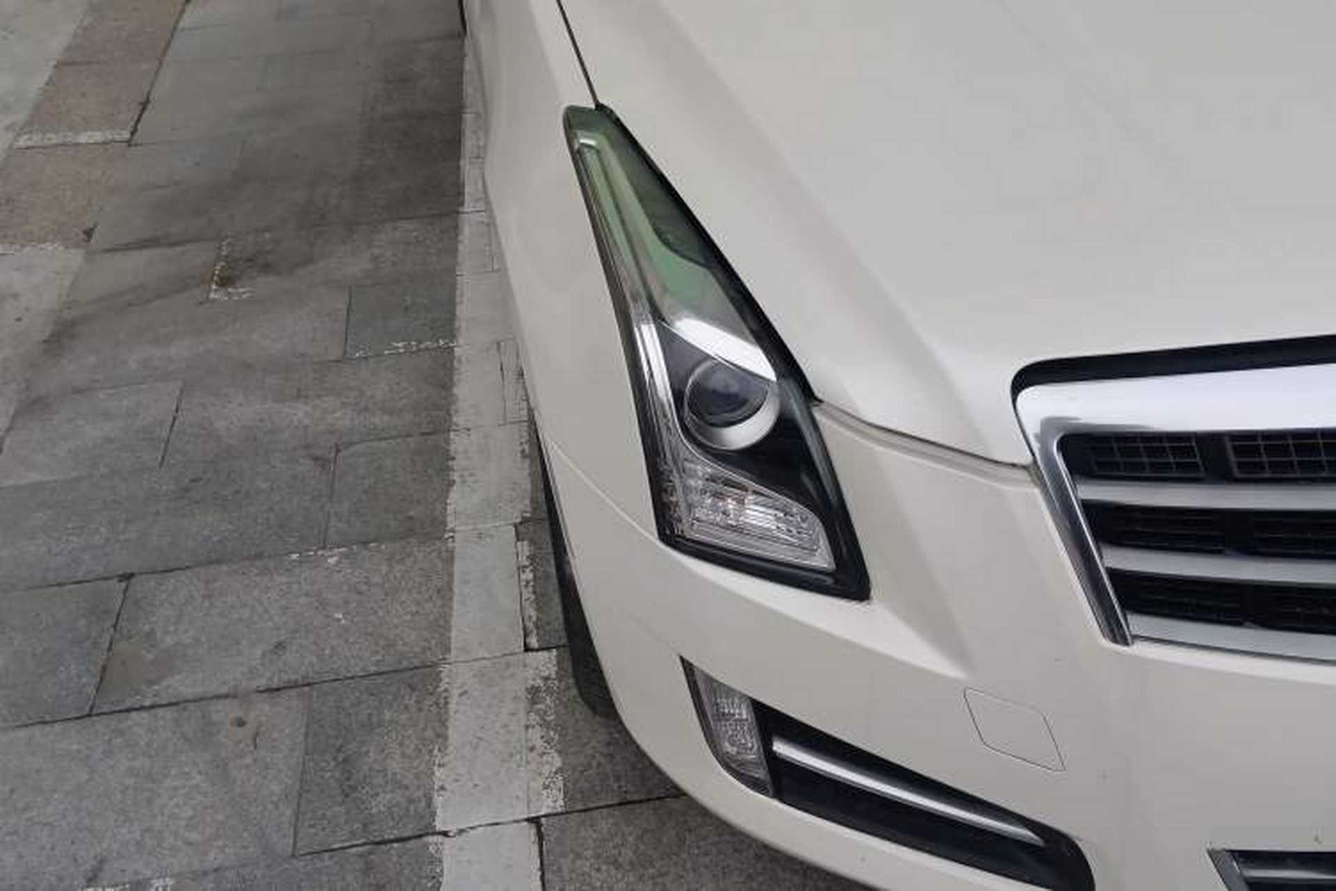 Used Cadillac ATS 2014 28T Comfort Version Right Front Headlight