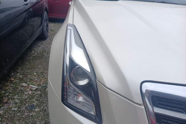 Used Cadillac ATS 2014 28T Comfort Version Right Front Headlight