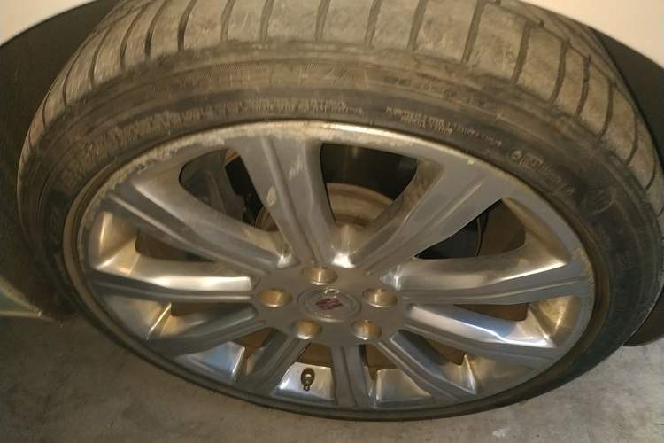 Used Cadillac ATS 2014 28T Leading Model Right Front Wheel Hub