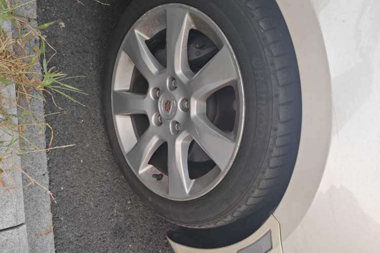 Used Cadillac ATS 2014 28T Comfort Version Right Front Wheel Hub