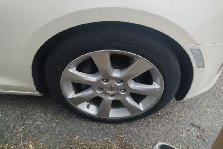 Used Cadillac ATS 2014 28T Elite Edition Right Front Wheel Hub