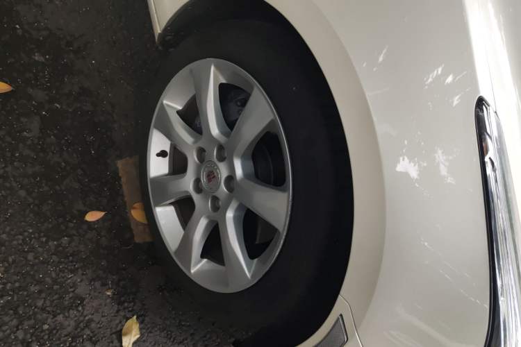Used Cadillac ATS 2014 28T Elite Edition Right Front Wheel Hub