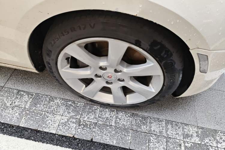 Used Cadillac ATS 2014 28T Comfort Version Right Front Wheel Hub