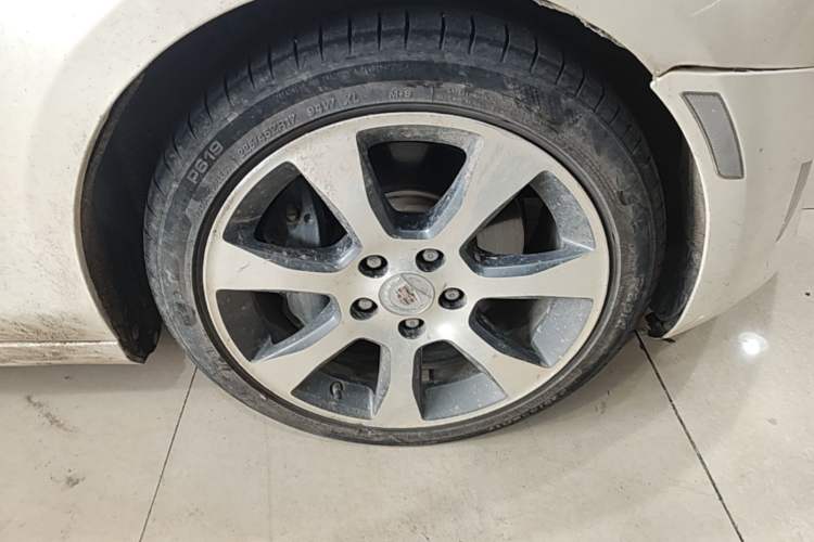 Used Cadillac ATS 2014 28T Elite Edition Right Front Wheel Hub
