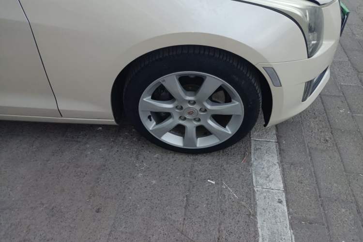 Used Cadillac ATS 2014 28T Comfort Version Right Front Wheel Hub