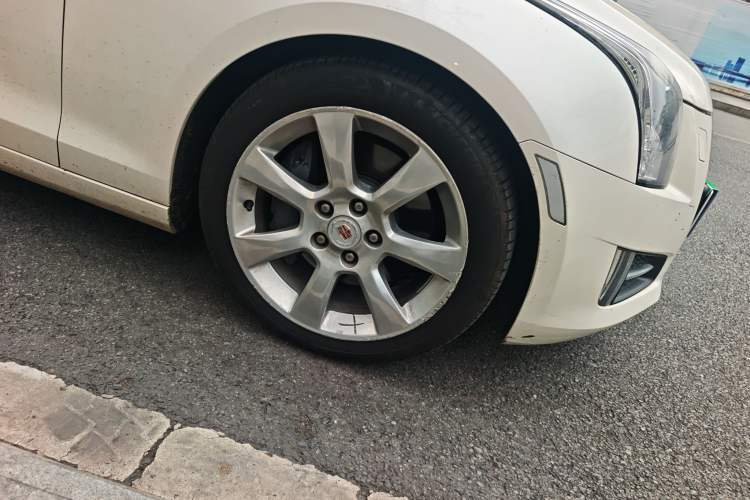 Used Cadillac ATS 2014 28T Luxury Model Right Front Wheel Hub