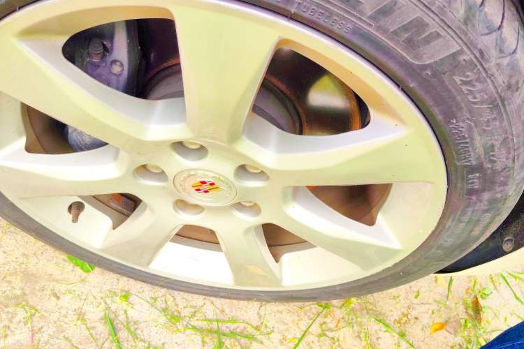 Used Cadillac ATS 2014 28T Comfort Version Right Front Wheel Hub