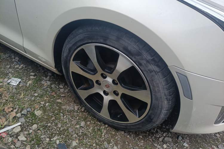 Used Cadillac ATS 2014 28T Comfort Version Right Front Wheel Hub