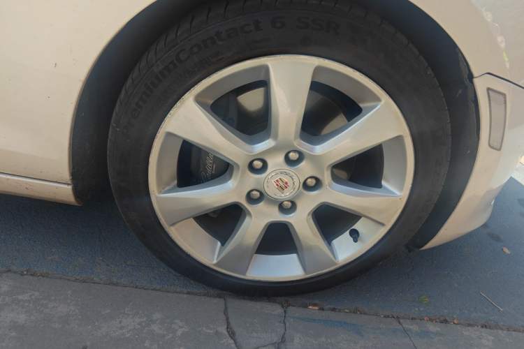 Used Cadillac ATS 2014 28T Comfort Version Right Front Wheel Hub