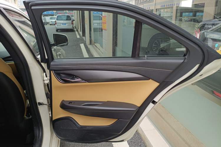 Used Cadillac ATS 2014 28T Comfort Version Right Rear Door Interior