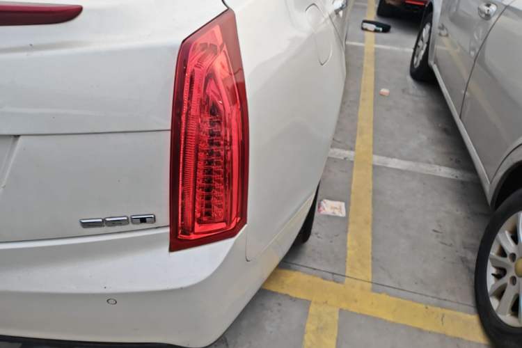 Used Cadillac ATS 2014 28T Comfort Version Right Rear Taillight