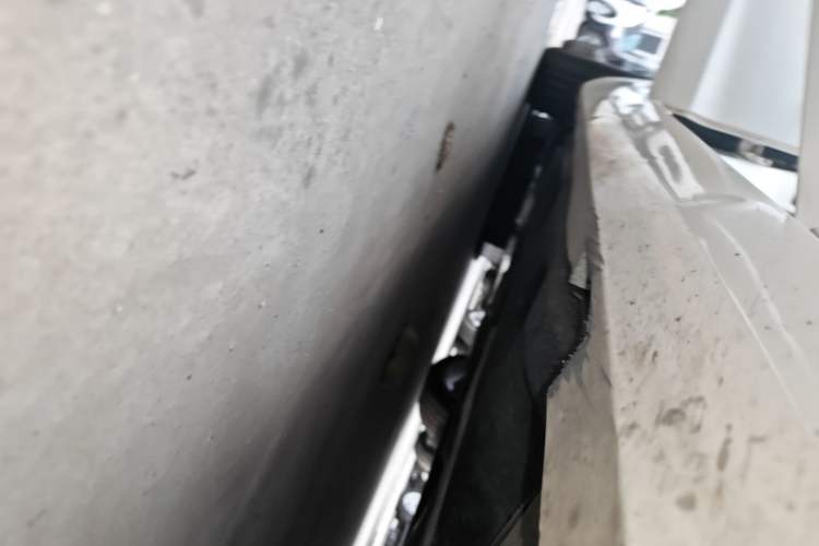 Used Cadillac ATS 2014 28T Comfort Version Right Side Sill