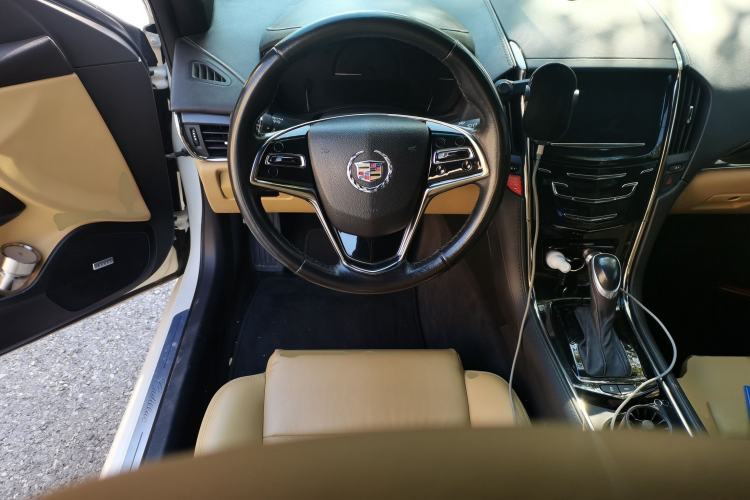 Used Cadillac ATS 2014 28T Comfort Version Steering Wheel