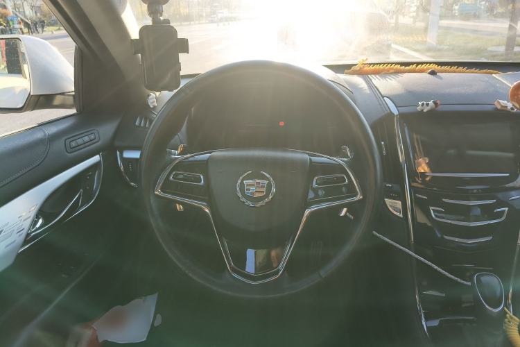 Used Cadillac ATS 2014 28T Leading Model Steering Wheel