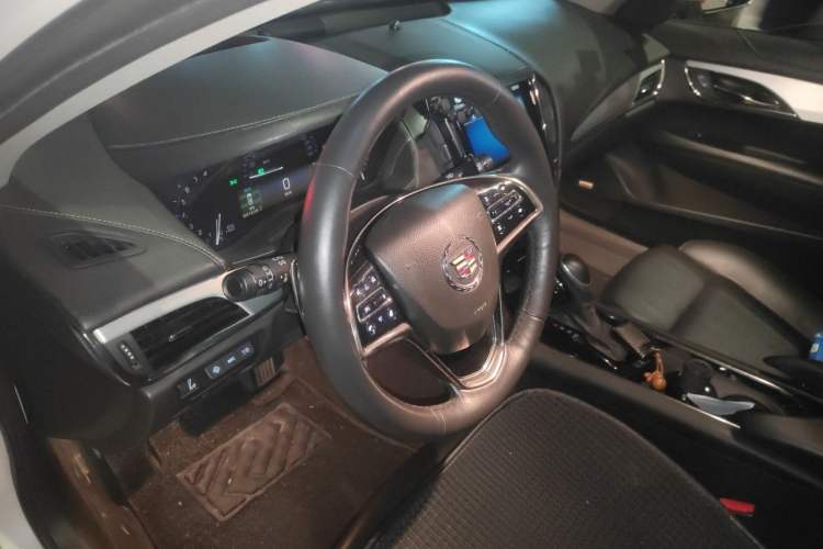 Used Cadillac ATS 2014 28T Leading Model Steering Wheel