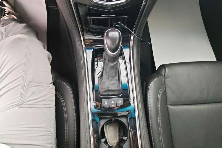 Used Cadillac ATS-L 2017 28T Fashion Edition Gear Lever