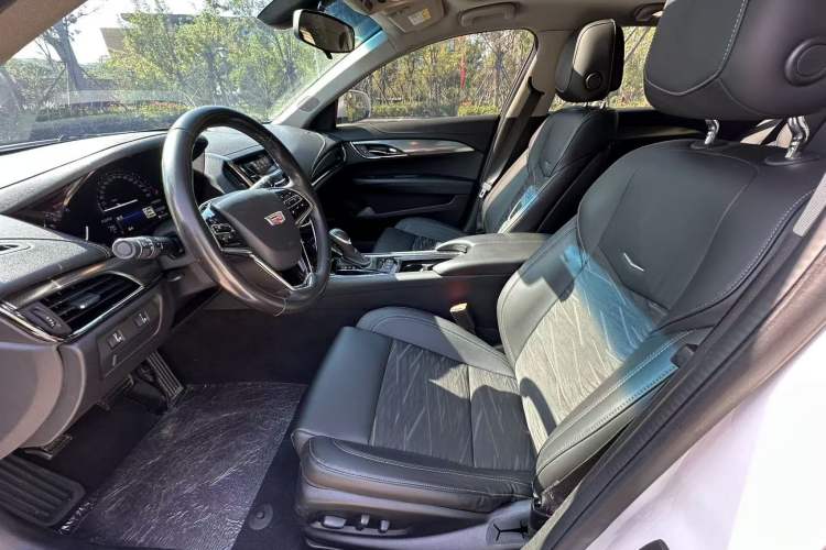 Used Cadillac ATS-L 2017 28T Tech Edition Interior 8