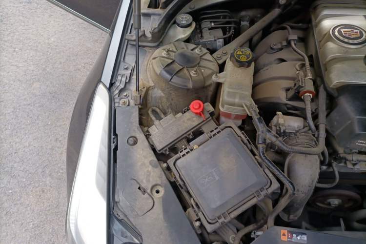 Used Cadillac ATS-L 2014 28T Elite Edition Engine Bay Right