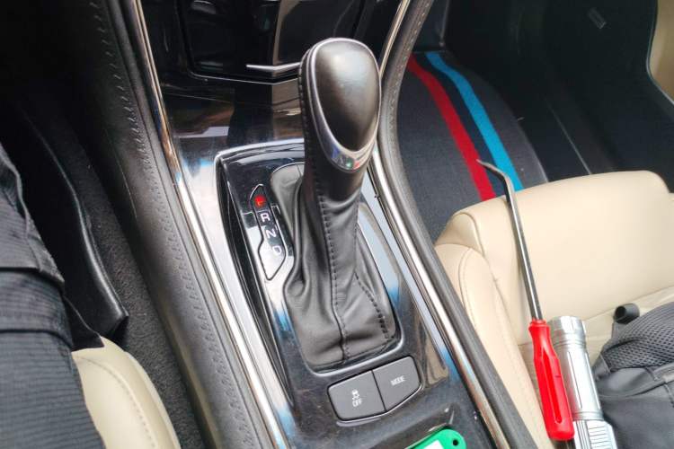 Used Cadillac ATS-L 2014 25T Comfort Model Gear Lever