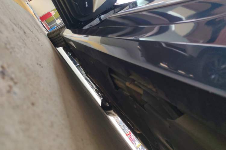 Used Cadillac ATS-L 2014 25T Comfort Model Left Side Sill