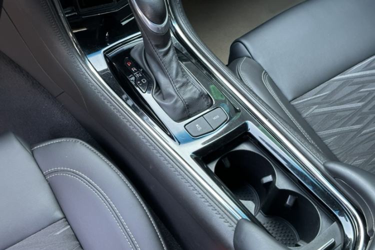 Used Cadillac ATS-L 2014 25T Comfort Model Gear Lever