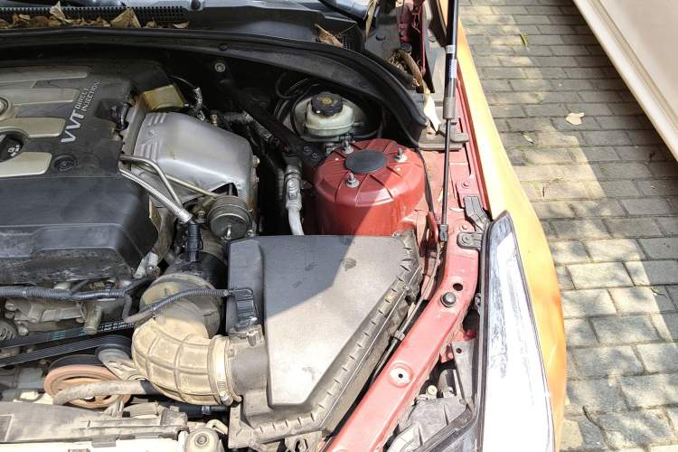 Used Cadillac ATS-L 2014 28T Luxury Model Engine Bay Left