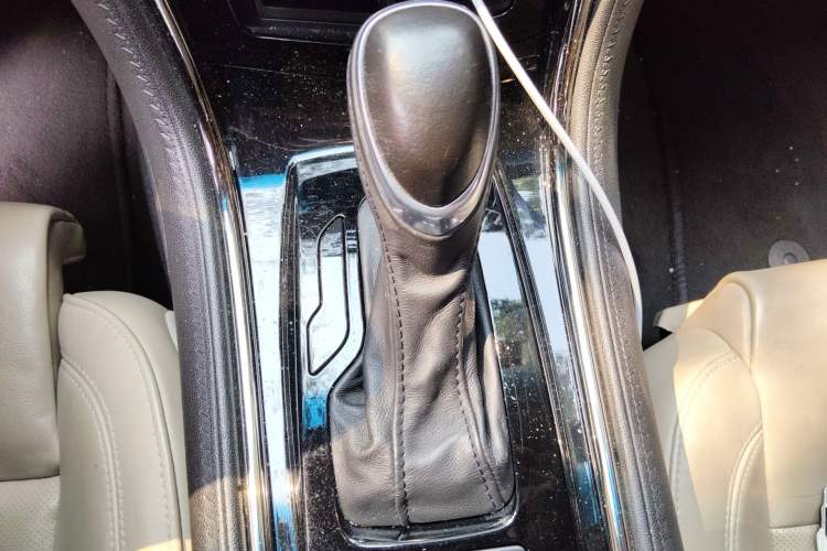 Used Cadillac ATS-L 2014 28T Luxury Model Gear Lever