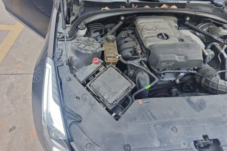 Used Cadillac ATS-L 2014 25T Comfort Model Engine Bay Right