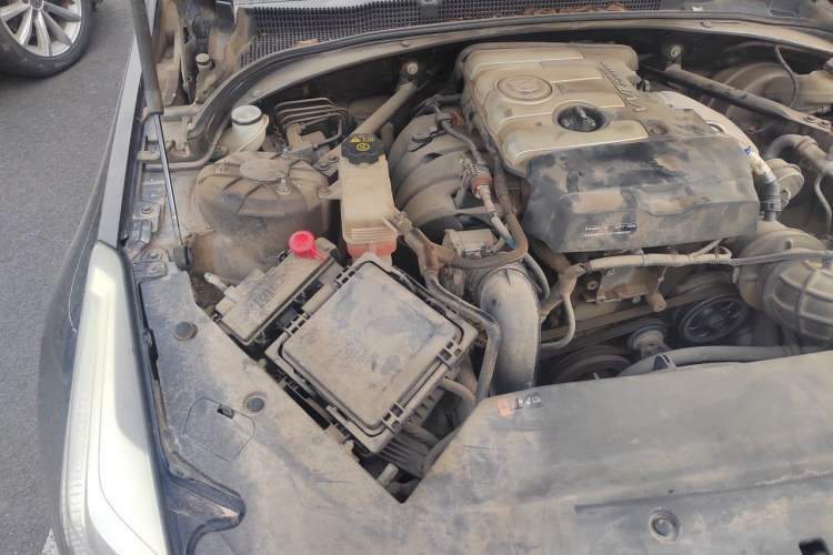 Used Cadillac ATS-L 2014 25T Comfort Model Engine Bay Right