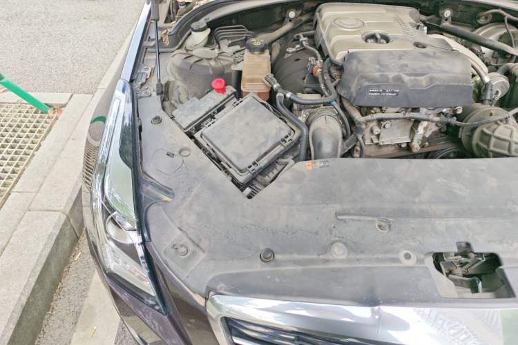Used Cadillac ATS-L 2014 25T Comfort Model Engine Bay Right