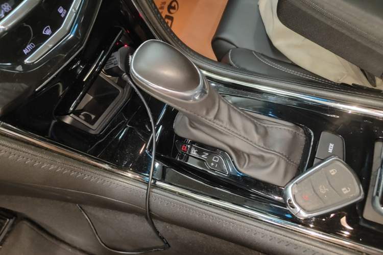 Used Cadillac ATS-L 2014 25T Comfort Model Gear Lever