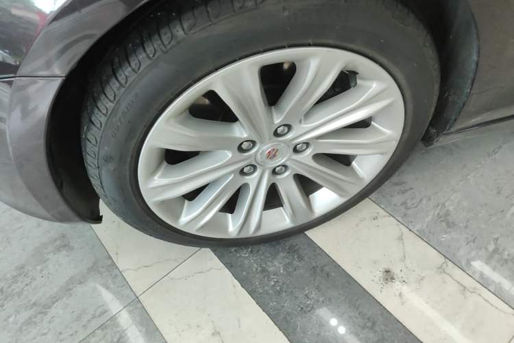 Used Cadillac ATS-L 2014 25T Comfort Model Left Front Wheel Hub