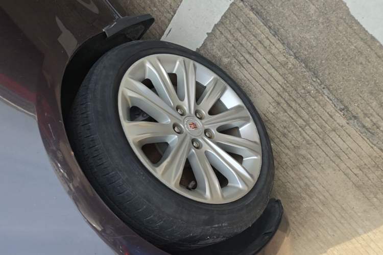 Used Cadillac ATS-L 2014 25T Comfort Model Left Front Wheel Hub
