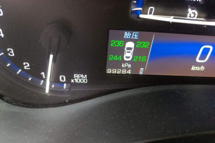 Used Cadillac ATS-L 2014 28T Elite Edition Odometer Close Up