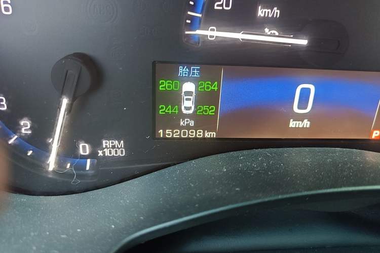 Used Cadillac ATS-L 2014 25T Comfort Model Odometer Close Up