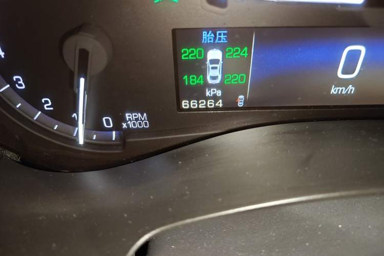 Used Cadillac ATS-L 2014 25T Comfort Model Odometer Close Up