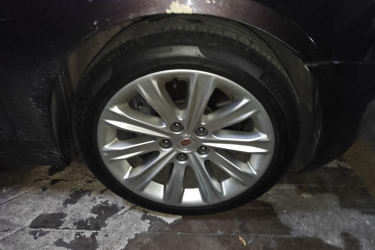 Used Cadillac ATS-L 2014 25T Comfort Model Right Front Wheel Hub