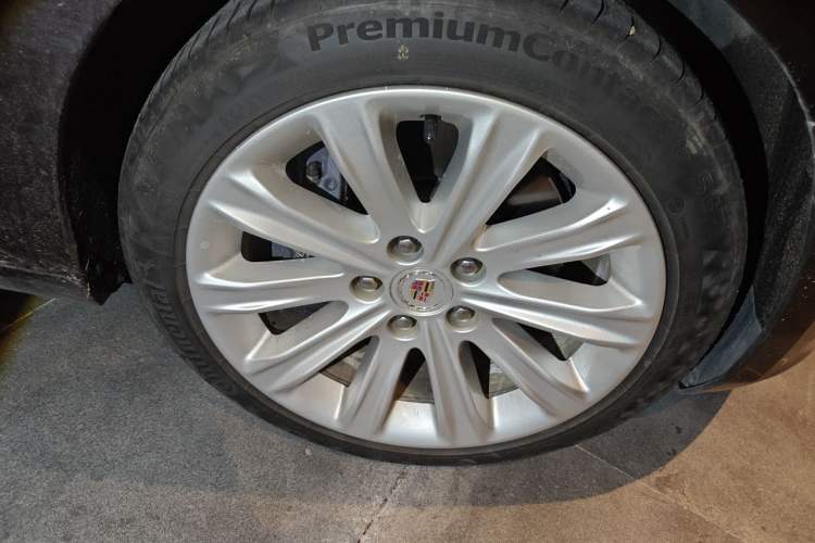 Used Cadillac ATS-L 2014 25T Comfort Model Right Front Wheel Hub